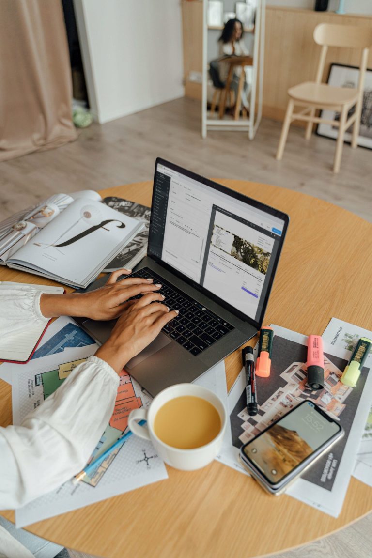 4 Ways to Invoice Long-Term Clients – And Get Paid on Time