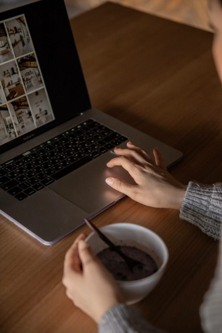 How Do You Write an Invoice for an Interior Designer?