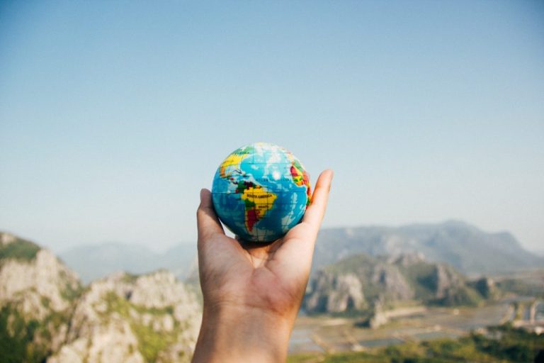 The Pros and Cons of Working with Freelance Clients Internationally