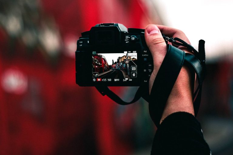 How to Write an Invoice for Photography Services