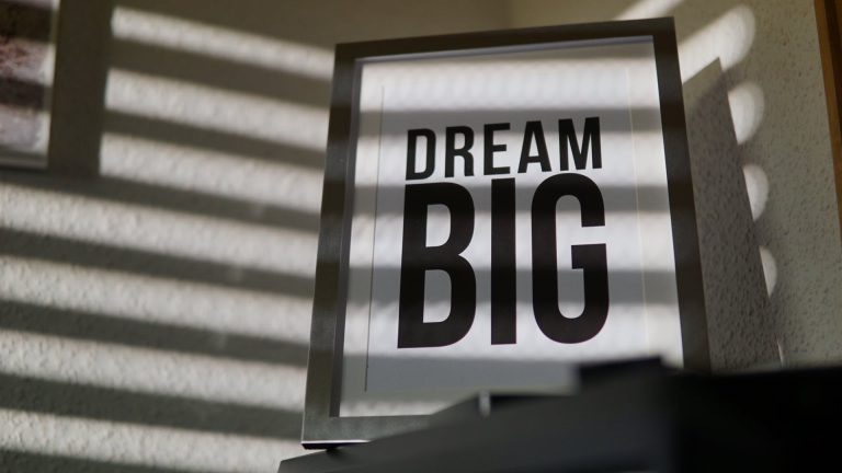 6 Motivational Quotes for Freelancers To Get You Started & Keep You Going