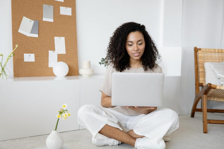 Small Business Invoicing: What to Include on an Invoice