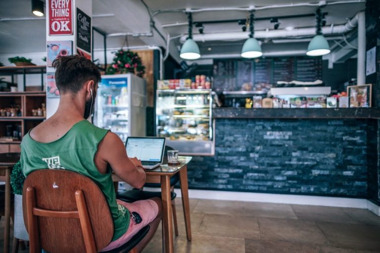 7 Bad Financial Habits Common Among Freelancers