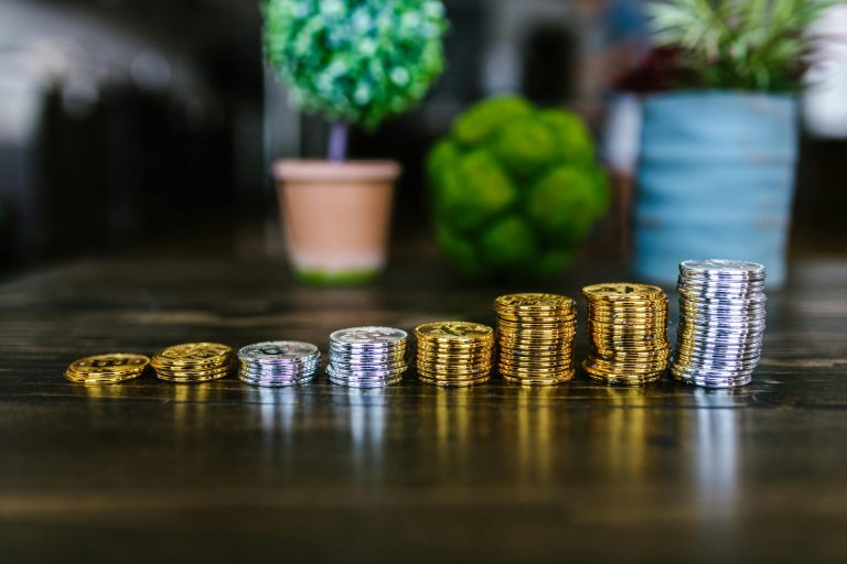 How to Keep On Top of Cash Flow (And Get Invoices Paid on Time)