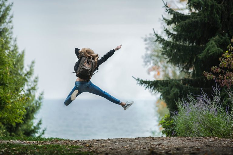 How to Break Free From the 9 to 5 Mindset and Become a Thriving Freelancer