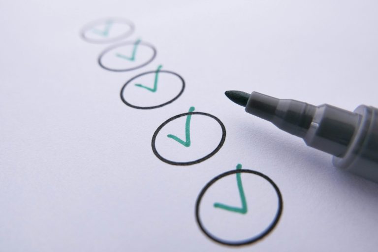 4 Ways to Avoid Freelancer Precrastination and Strike a Happy Balance