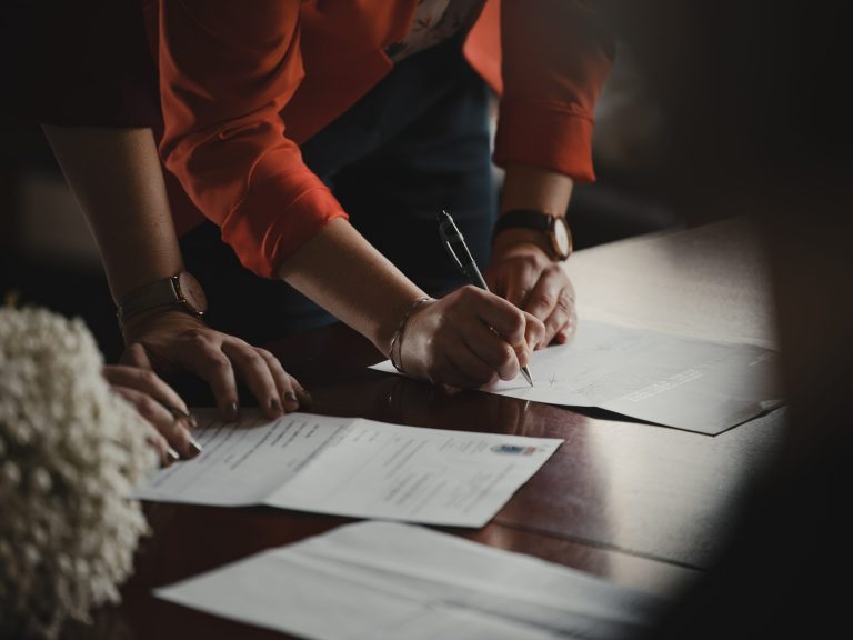 What to Include in a Freelancer Client Contract