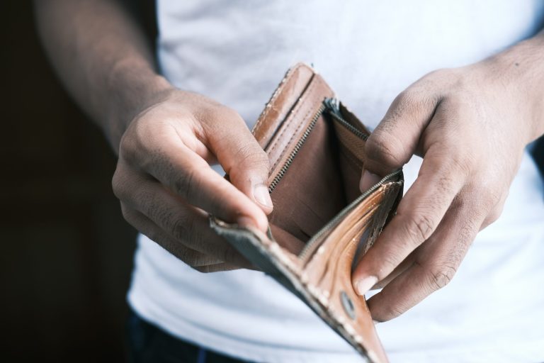 8 Cash Flow Issues Freelancers Face (And What To Do About Them)