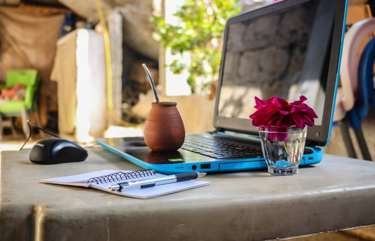 Freelancing While Traveling: Tips and Tricks to Stay Productive