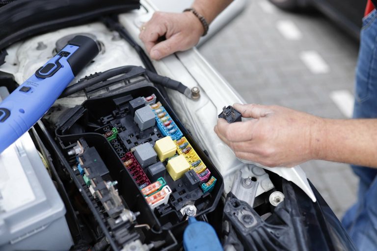 What Has to Be on an Auto Repair Invoice?