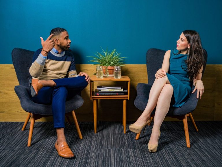 7 Reasons Why Being a Great Conversationalist Matters for Freelancers